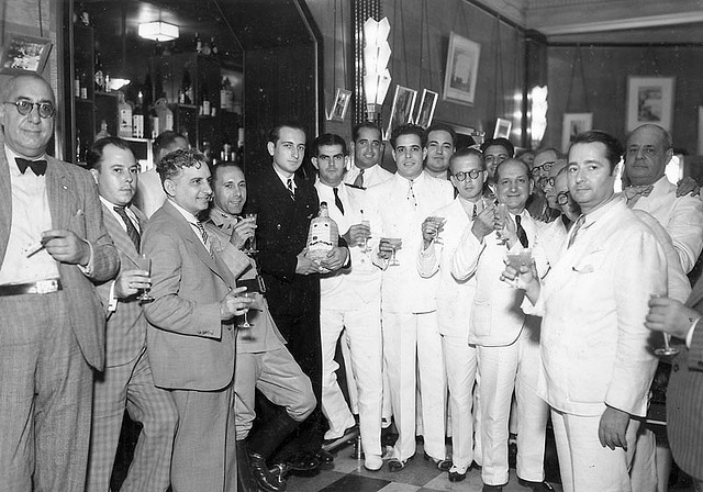 champagne-toast-vintage-photo