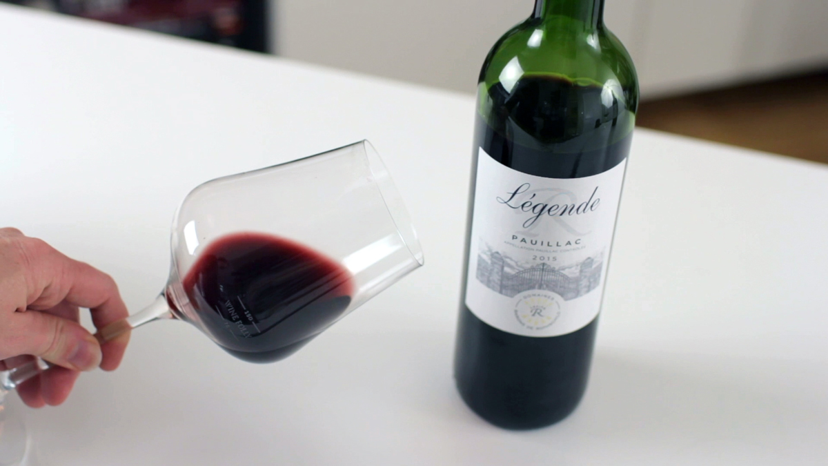 legend-pauillac-2015-bordeaux-wine-glass