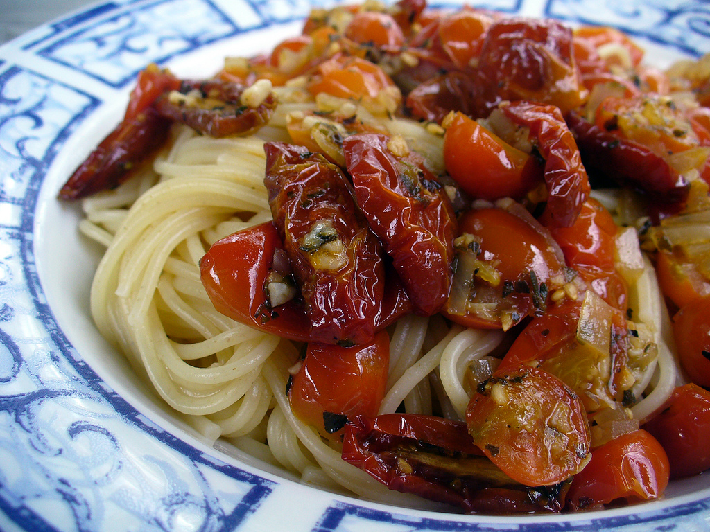 roasted tomato pasta vegetarian merlot food pairing